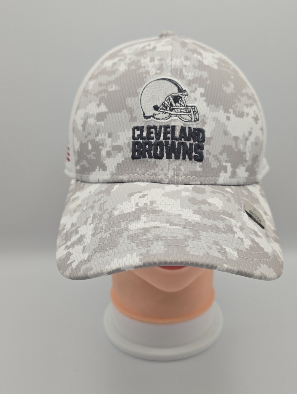 New Era 39Thirty Cleveland Browns Salute To Service Digital Camo Hat Size M-L